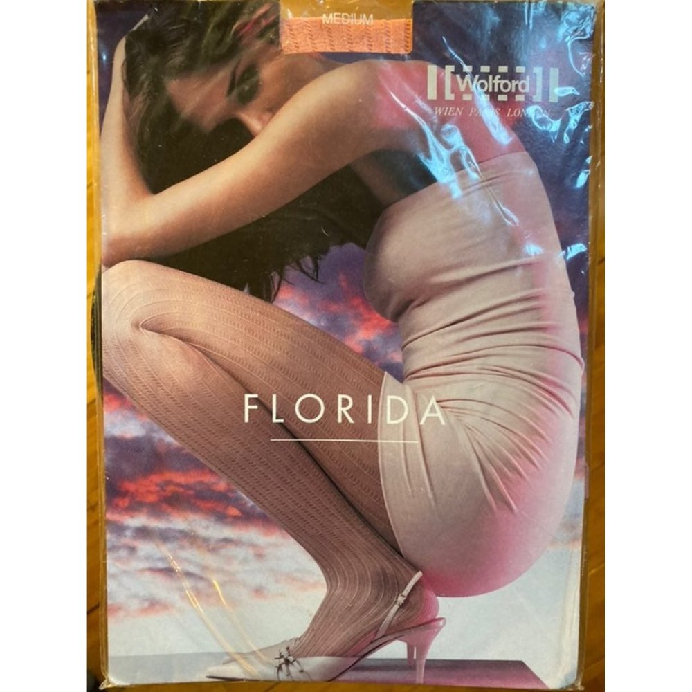 Wolford Salmon Pink Florida Fishnet Tights Womens size Medium